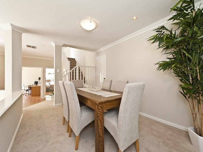 8 Viking Road, Dalkeith WA 6009