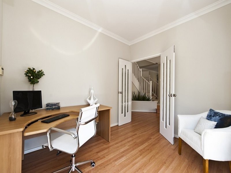 8 Viking Road, Dalkeith WA 6009