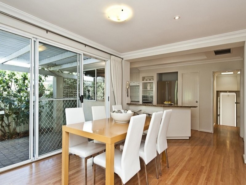 8 Viking Road, Dalkeith WA 6009