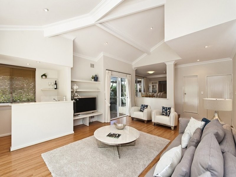 8 Viking Road, Dalkeith WA 6009