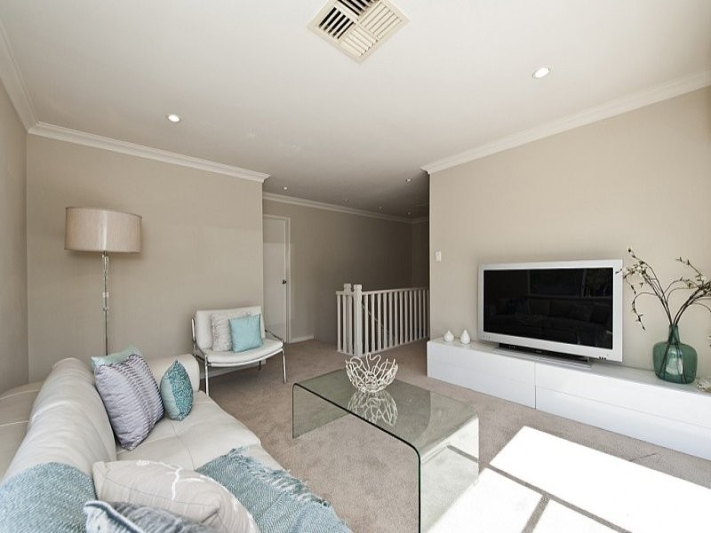 8 Viking Road, Dalkeith WA 6009