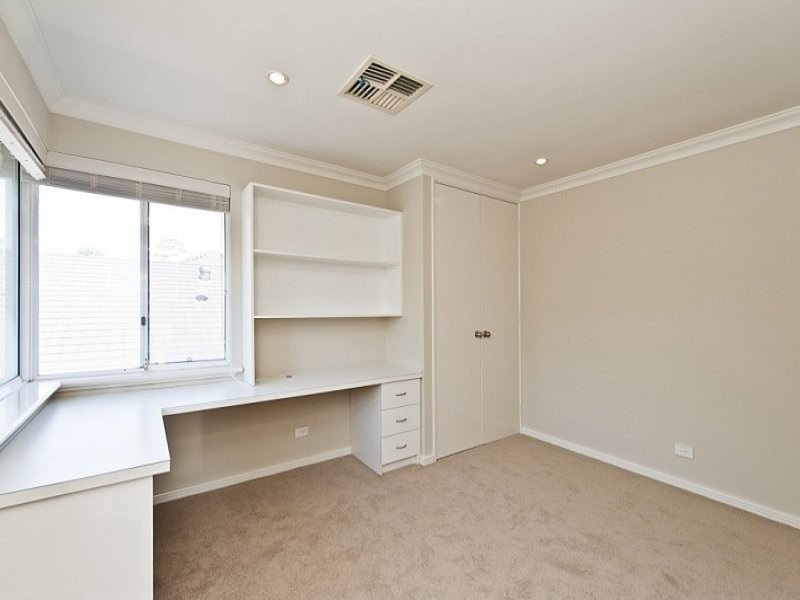 8 Viking Road, Dalkeith WA 6009