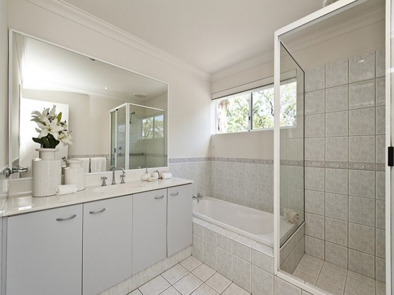 8 Viking Road, Dalkeith WA 6009