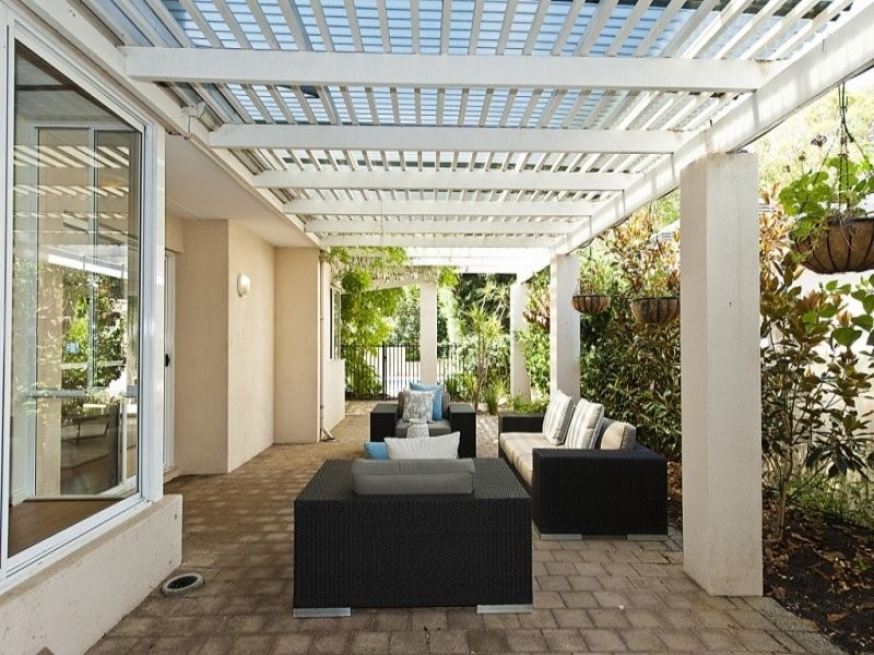 8 Viking Road, Dalkeith WA 6009