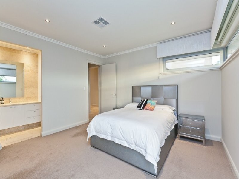 2 Norbury Crescent, City Beach WA 6015