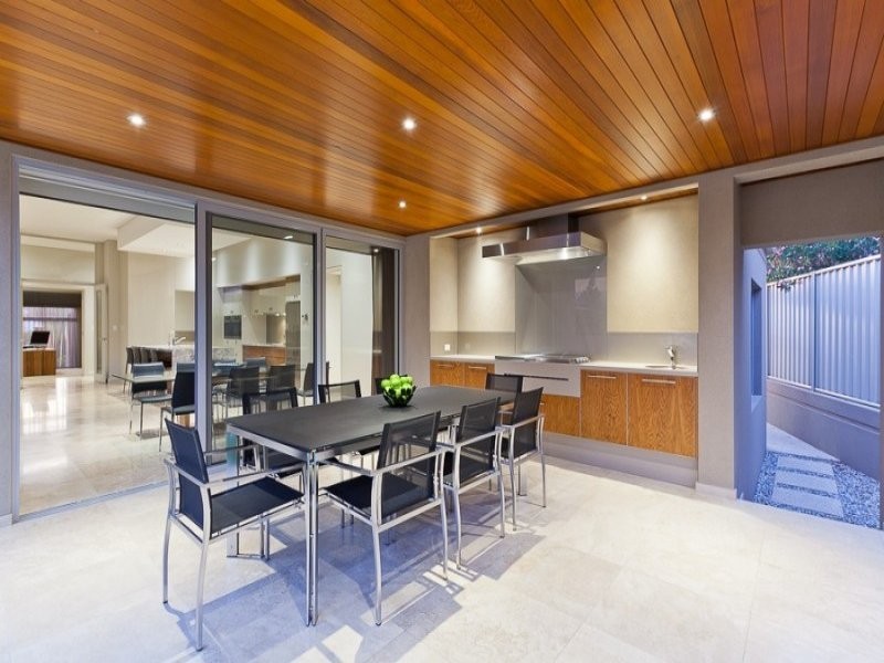 2 Norbury Crescent, City Beach WA 6015