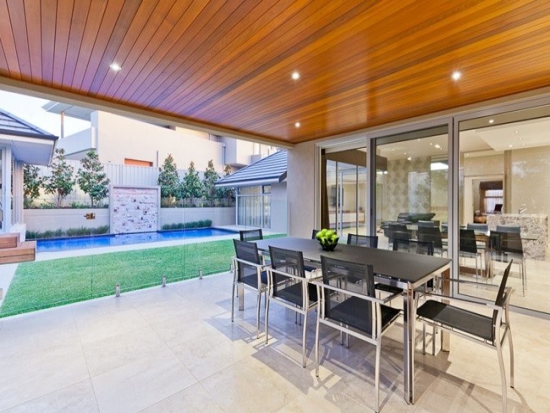 2 Norbury Crescent, City Beach WA 6015