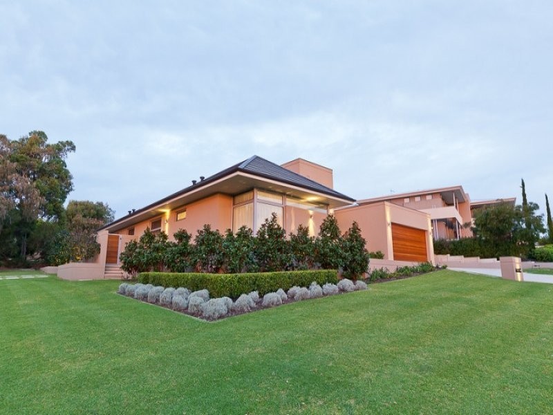 2 Norbury Crescent, City Beach WA 6015