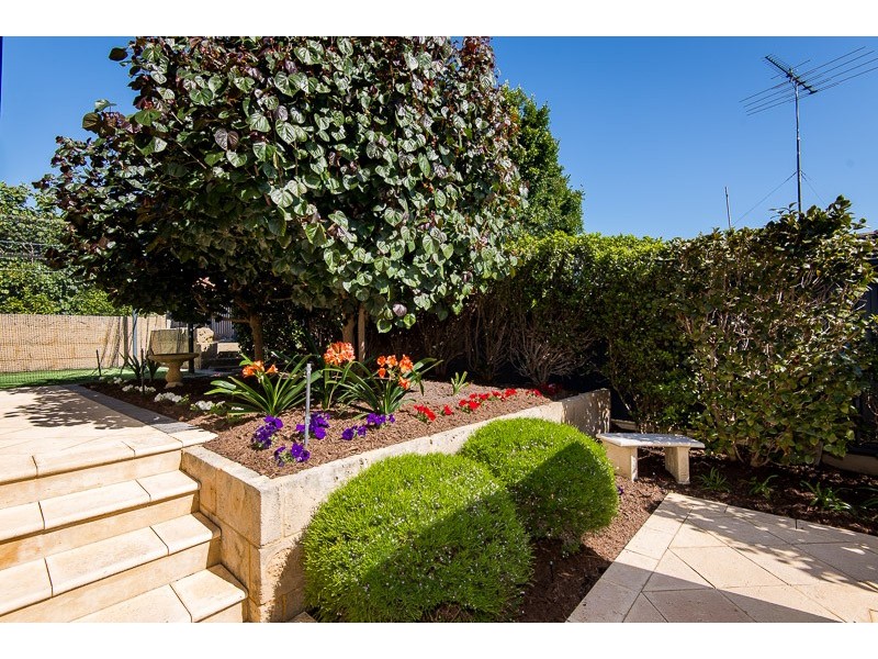 13 Reserve Street, Bicton WA 6157