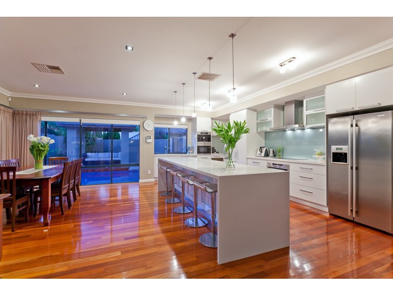 17 Pownall Gardens, Churchlands WA 6018