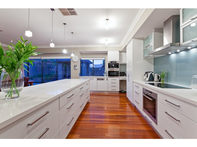 17 Pownall Gardens, Churchlands WA 6018