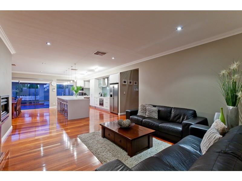 17 Pownall Gardens, Churchlands WA 6018