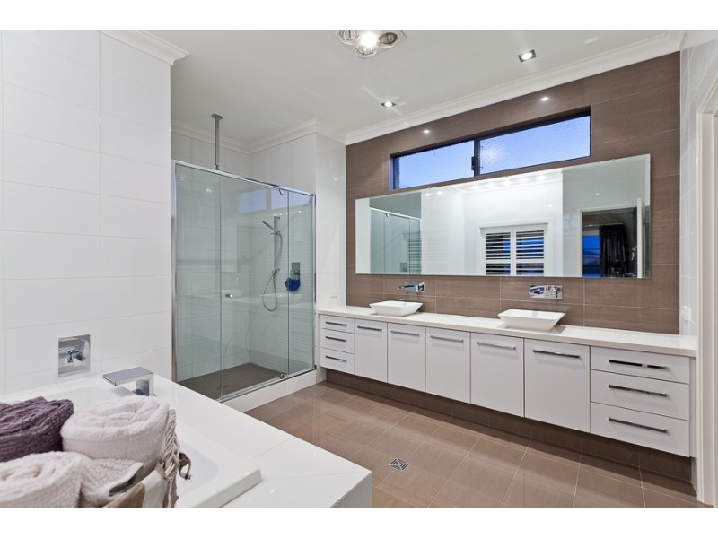 17 Pownall Gardens, Churchlands WA 6018