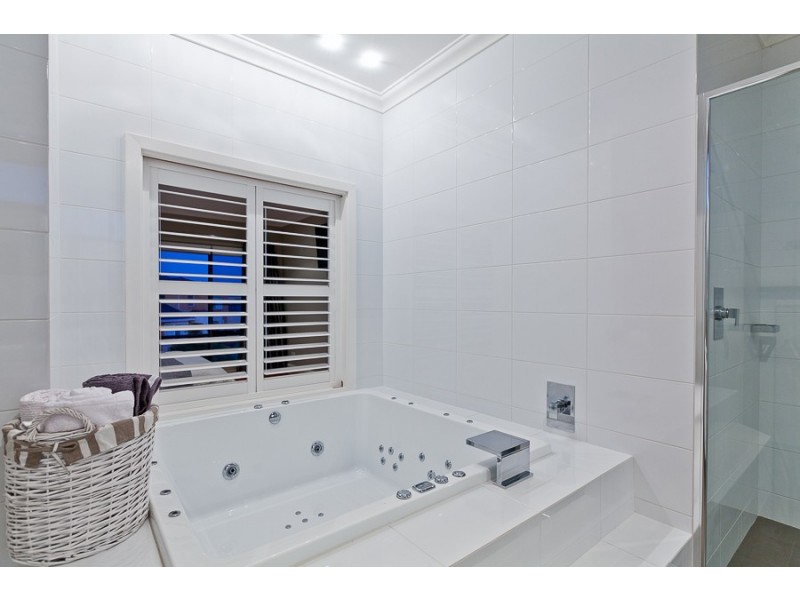 17 Pownall Gardens, Churchlands WA 6018