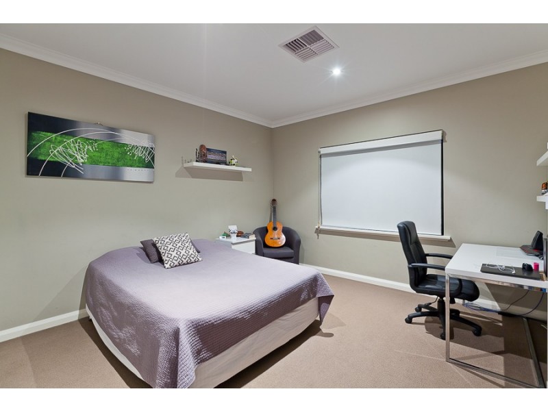 17 Pownall Gardens, Churchlands WA 6018