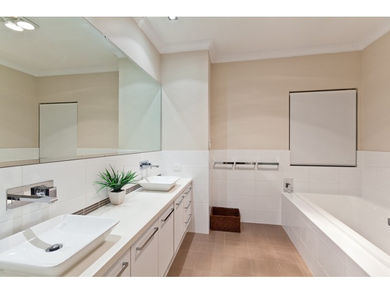 17 Pownall Gardens, Churchlands WA 6018