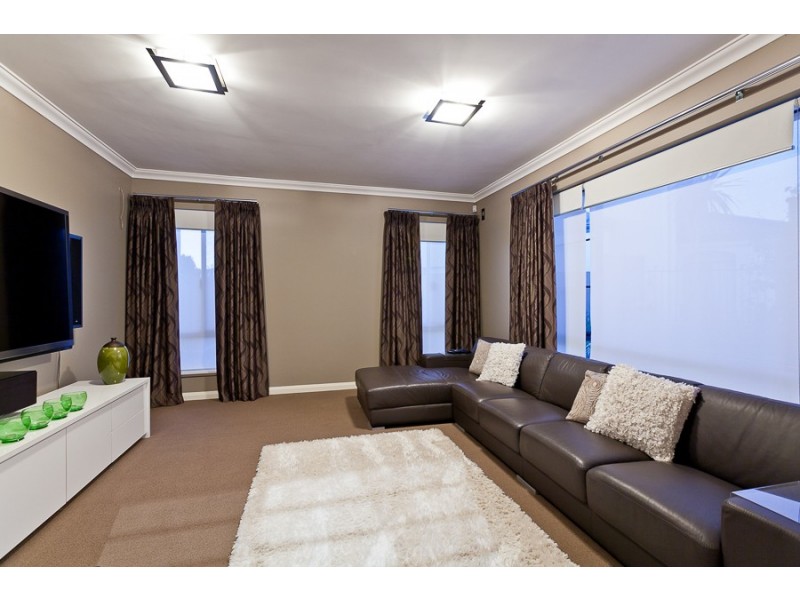 17 Pownall Gardens, Churchlands WA 6018