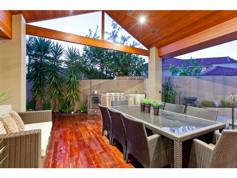 17 Pownall Gardens, Churchlands WA 6018