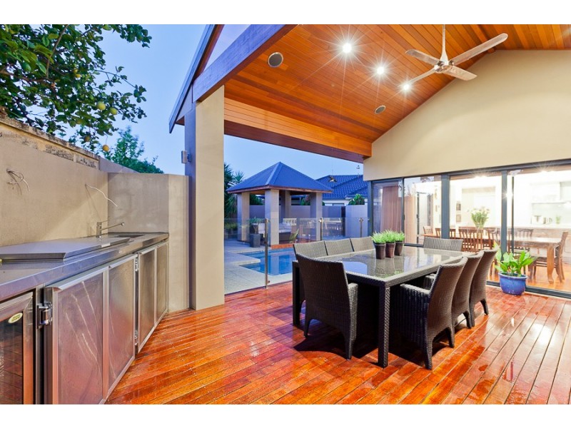 17 Pownall Gardens, Churchlands WA 6018