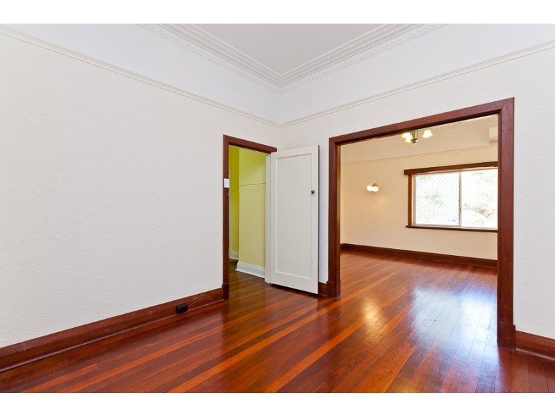 22 Sutcliffe Road, Dalkeith WA 6009