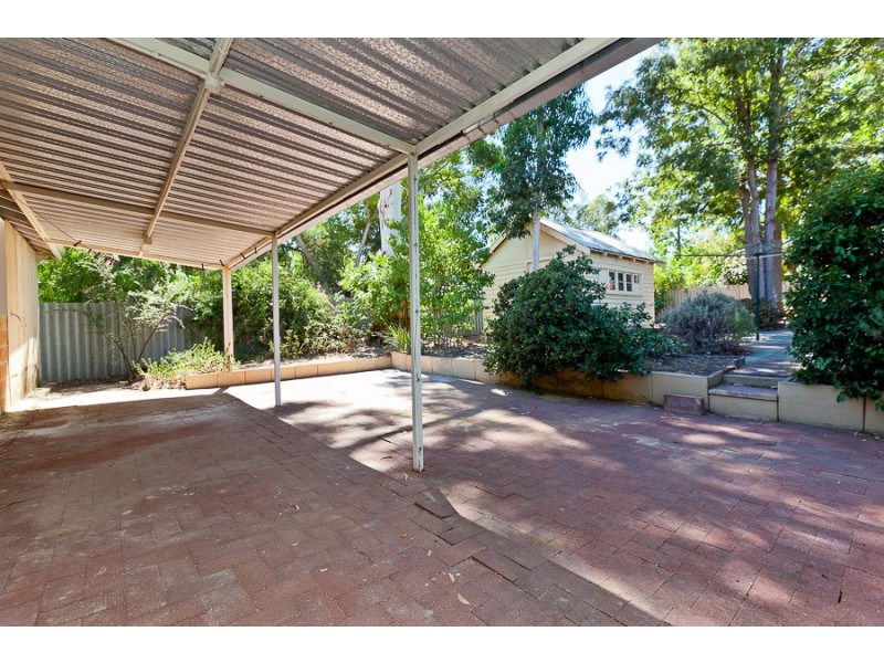 22 Sutcliffe Road, Dalkeith WA 6009