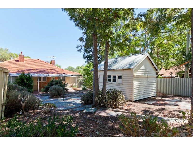 22 Sutcliffe Road, Dalkeith WA 6009