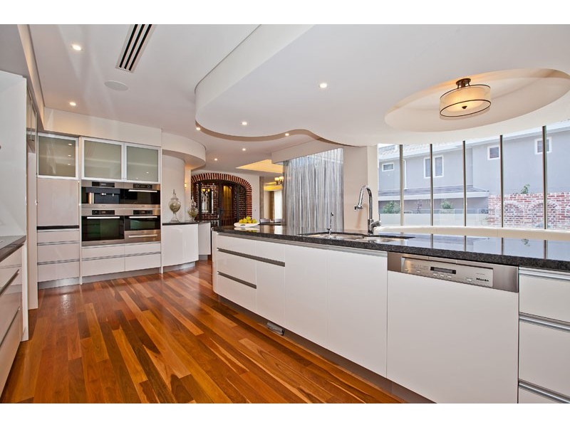 36 Hobbs Avenue, Dalkeith WA 6009