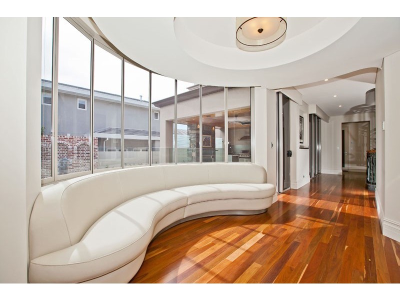 36 Hobbs Avenue, Dalkeith WA 6009