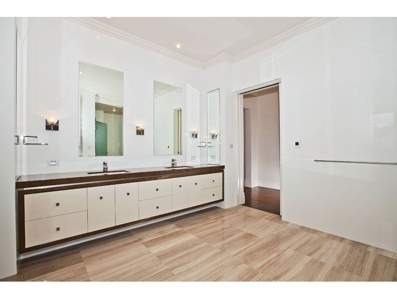 36 Hobbs Avenue, Dalkeith WA 6009