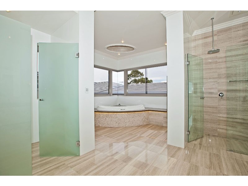 36 Hobbs Avenue, Dalkeith WA 6009