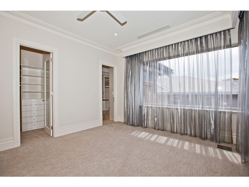 36 Hobbs Avenue, Dalkeith WA 6009