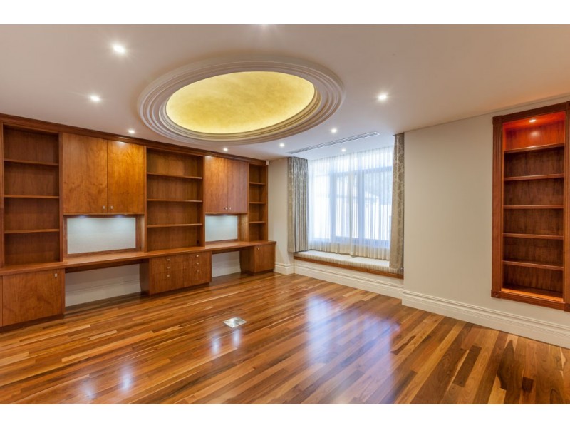 36 Hobbs Avenue, Dalkeith WA 6009