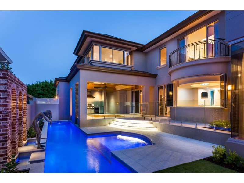 36 Hobbs Avenue, Dalkeith WA 6009