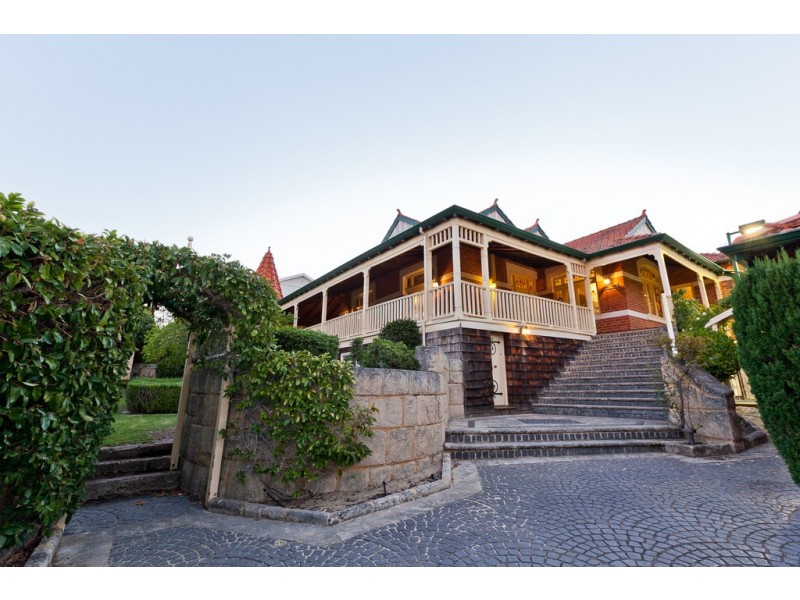 61 The Avenue, Nedlands WA 6009