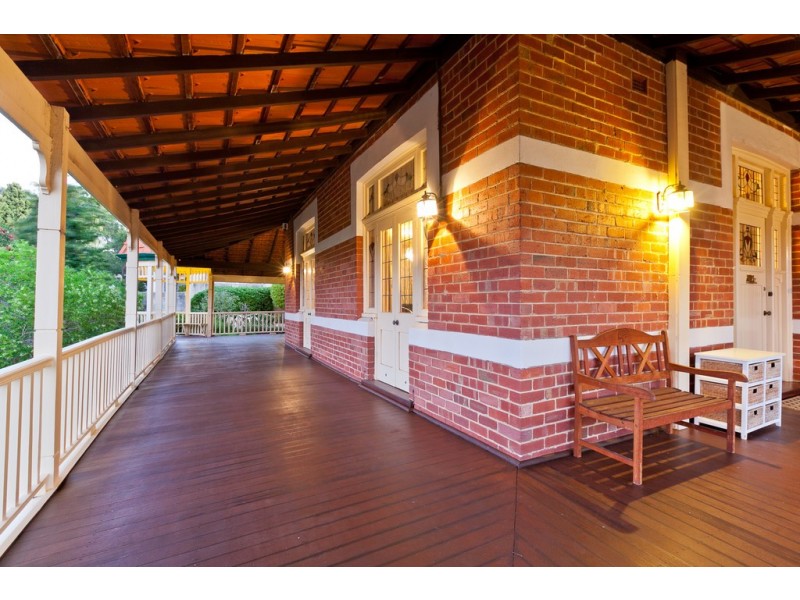 61 The Avenue, Nedlands WA 6009
