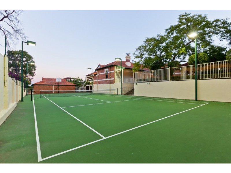 61 The Avenue, Nedlands WA 6009