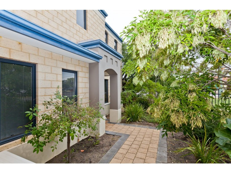 32 Lantana Avenue, Mount Claremont WA 6010