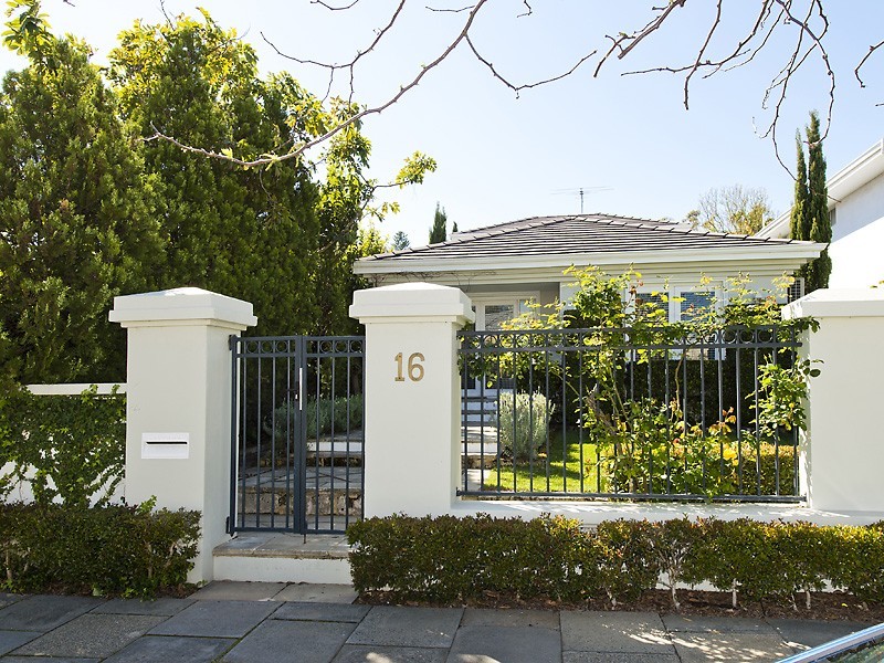 16 Caxton Road, Claremont WA 6010