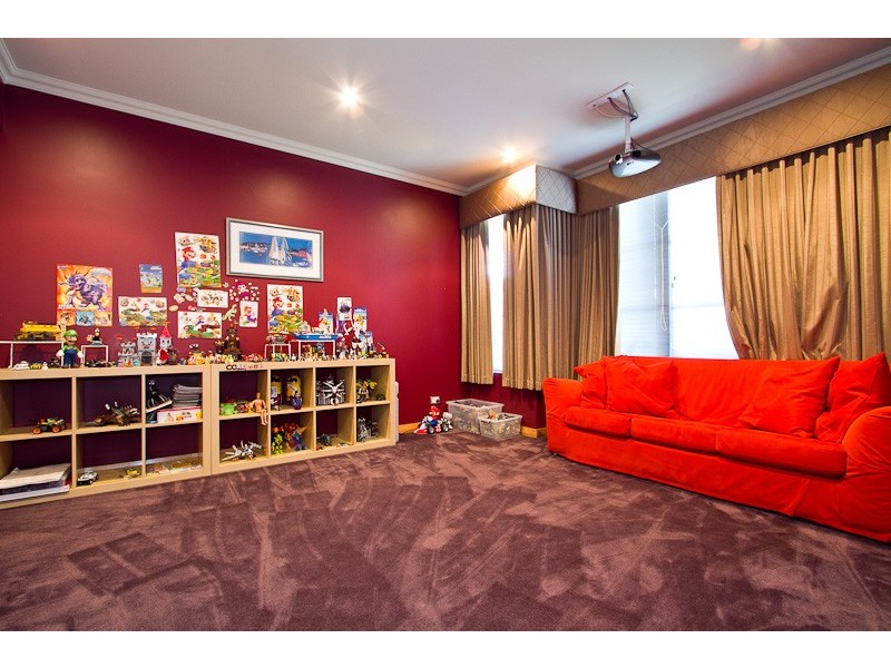 11 Strickland Road, Ardross WA 6153