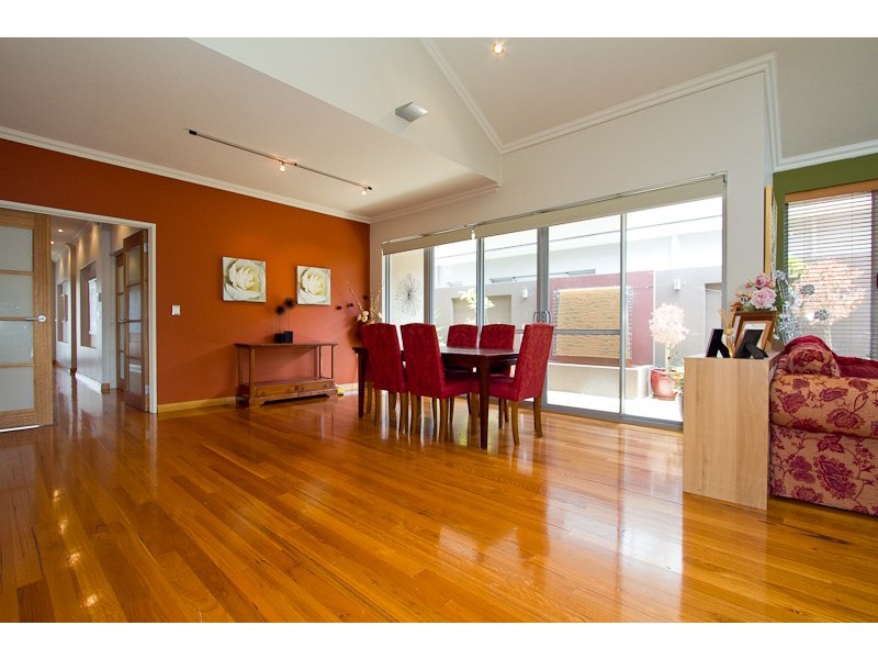 11 Strickland Road, Ardross WA 6153