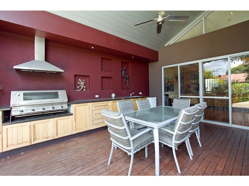 11 Strickland Road, Ardross WA 6153