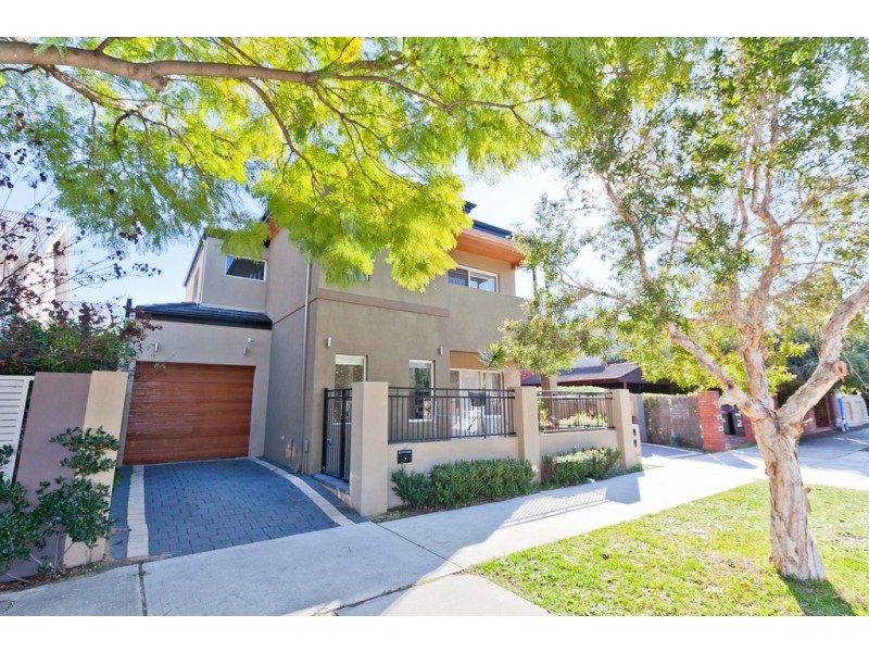 1/141 Fairway, Crawley WA 6009