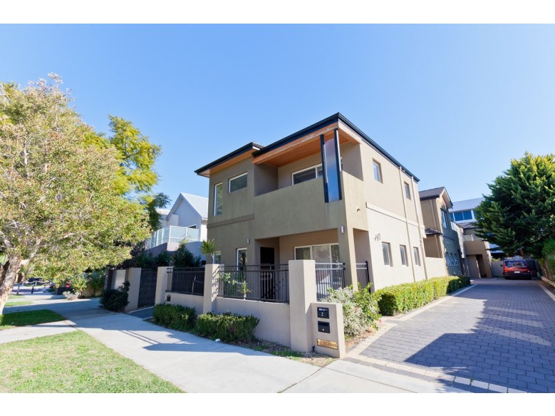 1/141 Fairway, Crawley WA 6009