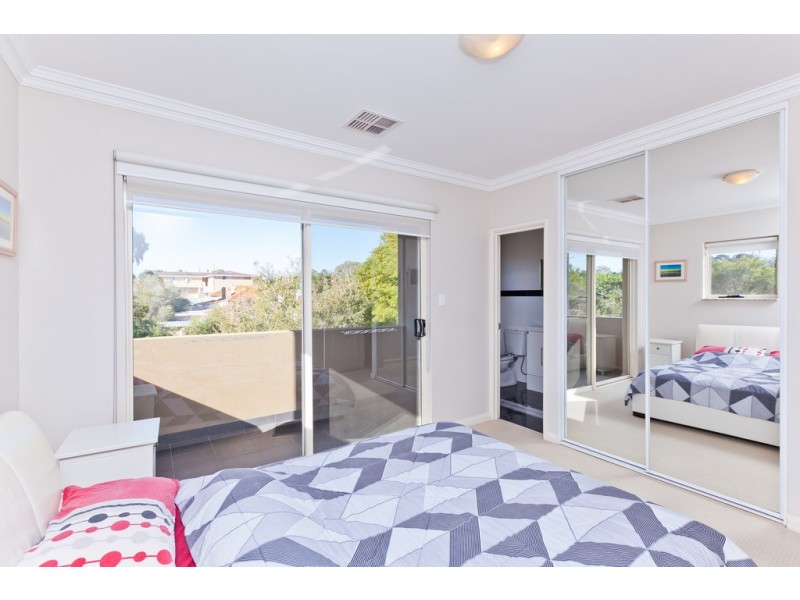 1/141 Fairway, Crawley WA 6009