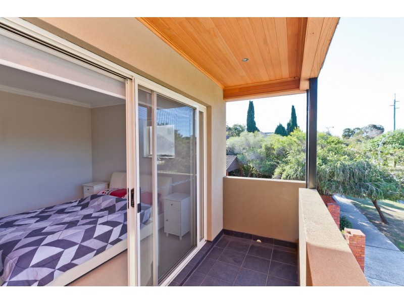 1/141 Fairway, Crawley WA 6009