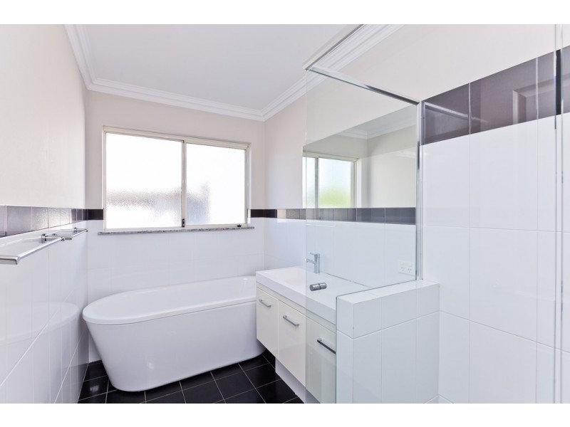 1/141 Fairway, Crawley WA 6009