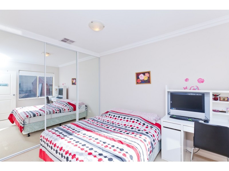 1/141 Fairway, Crawley WA 6009