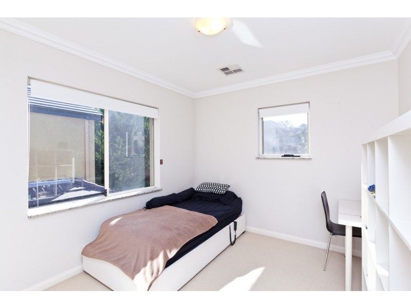 1/141 Fairway, Crawley WA 6009