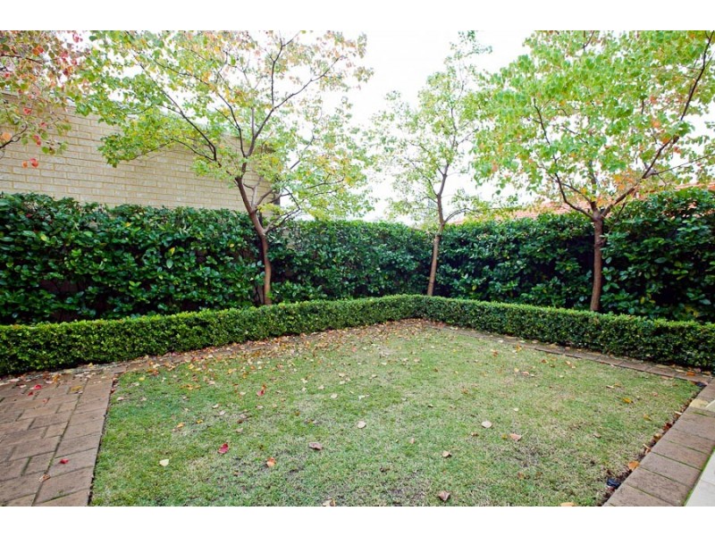 8/116 Matheson Road, Applecross WA 6153