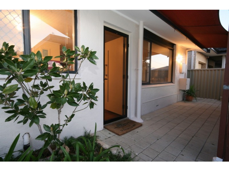 17 Heard Way, Glendalough WA 6016